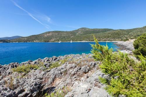 Villa Alma Lefkada- Sea Front Villa