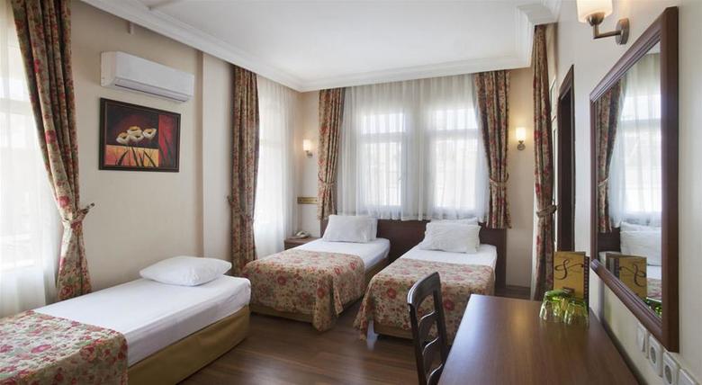 Triana Hotel