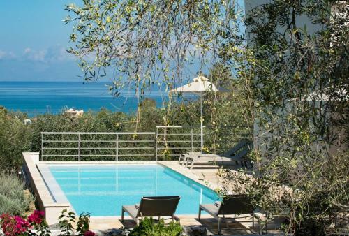 Roda Villa Sleeps 8 Pool Air Con Wifi
