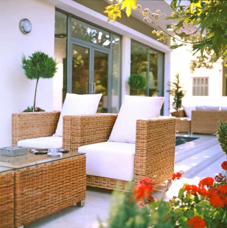 Hotel Angela Suites & Lobby