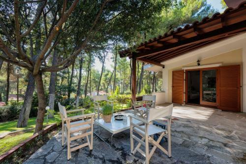 #luxlikehome Sanni Beach Forest Villa