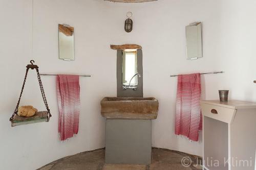 Serifos Houses Aghios Sostis