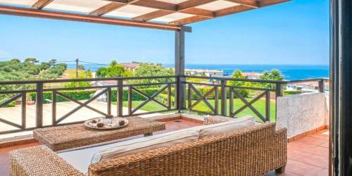 Luez Private Pool Villa, Elani