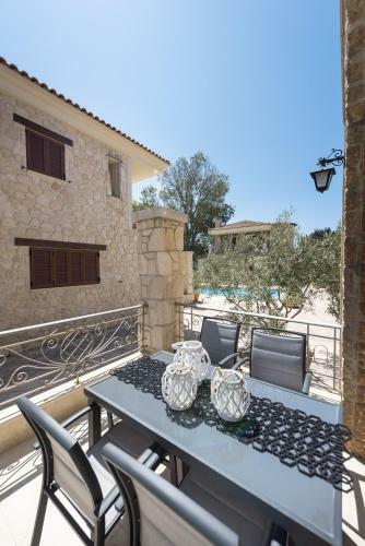 #luxlikehome Siviri J&b House