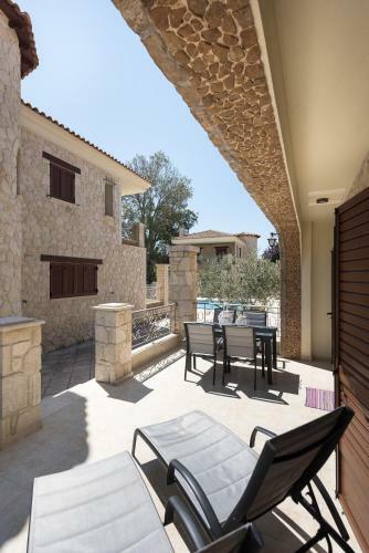 #luxlikehome Siviri J&b House