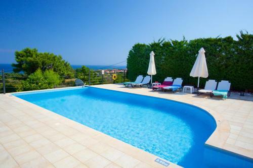 Skala Villa Sleeps 6 Pool Wifi