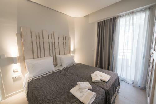 Hotel Crystal Waters