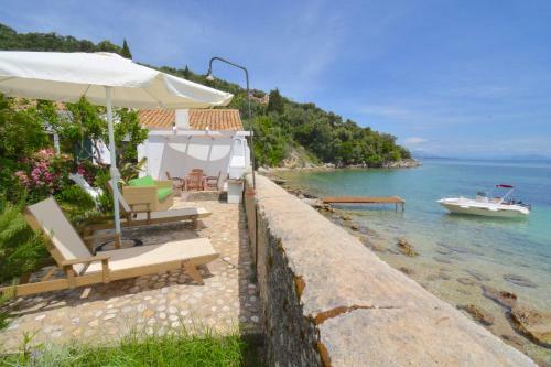 Villa Nissaki Olive Press And Cottage