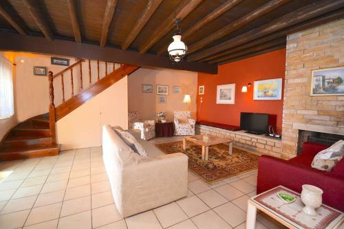 Villa Nissaki Olive Press And Cottage