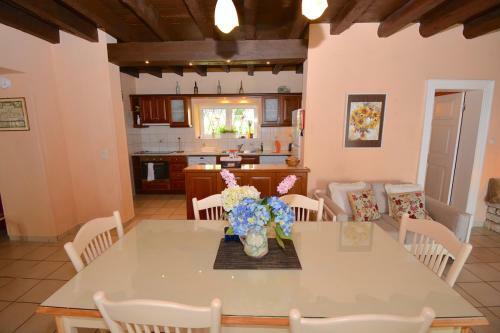 Villa Nissaki Olive Press And Cottage