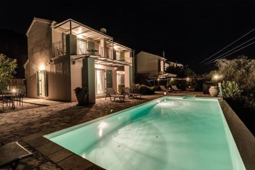 Nisaki Villa Sleeps 6 Pool Wifi