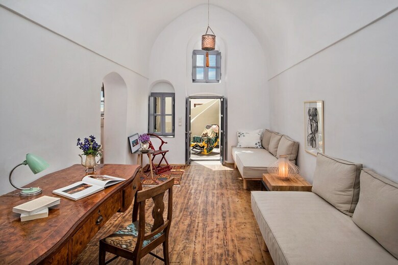 Villa Aerie House