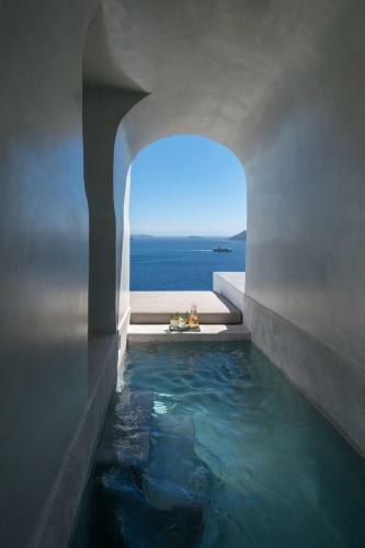 Hotel Echoes Luxury Suites By Canvas