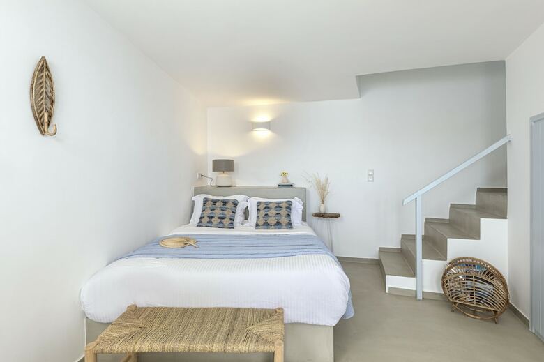 Big Blue Villa By Caldera Houses