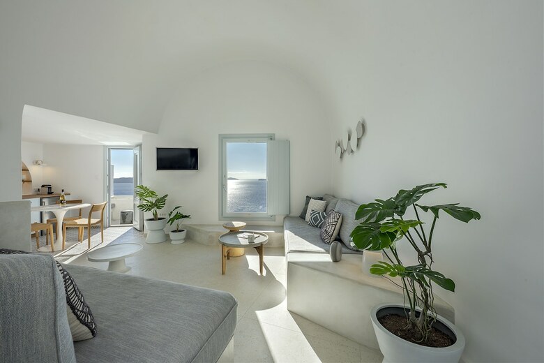 Big Blue Villa By Caldera Houses