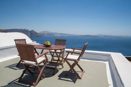 Ianthe Apartments & Villa
