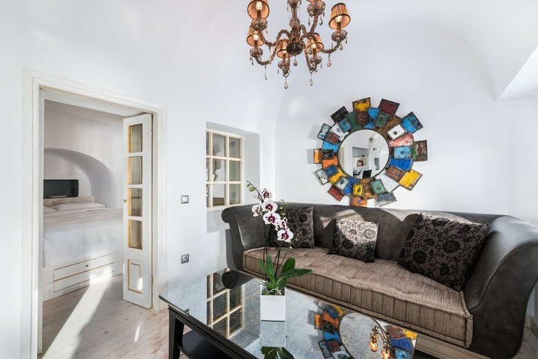 Villa Hyperion Oia Suites