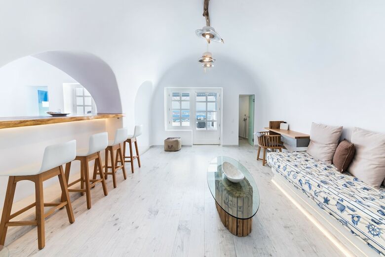 Villa Hyperion Oia Suites