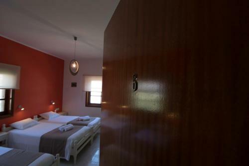 Hostal Niki Rooms
