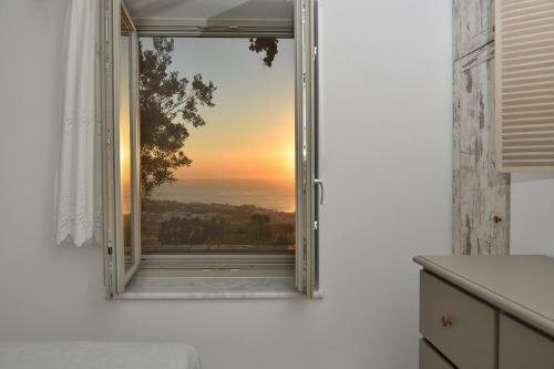 Olive Tree House In Parikia