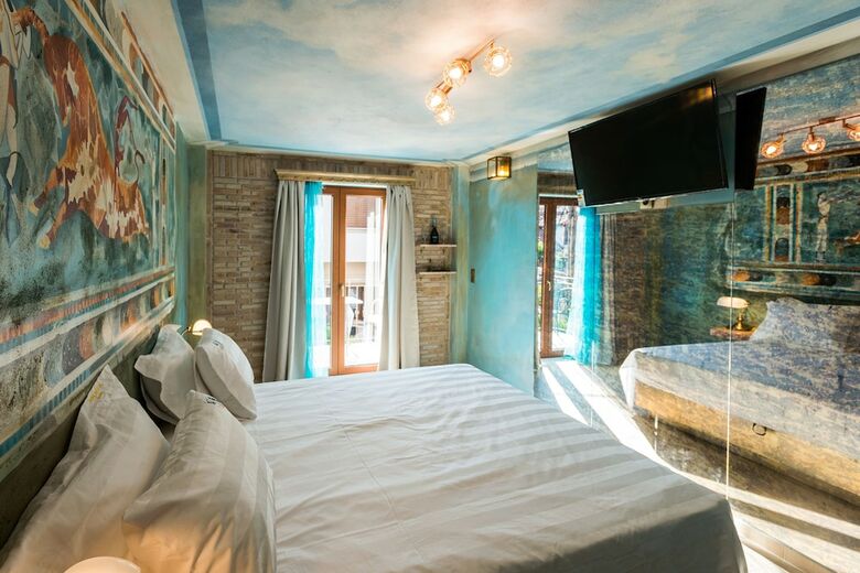 Hostal Leda Suites