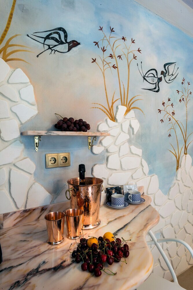 Hostal Leda Suites