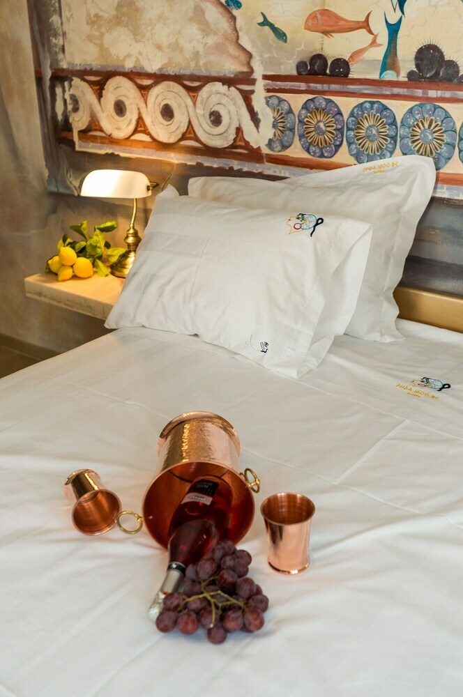 Hostal Leda Suites