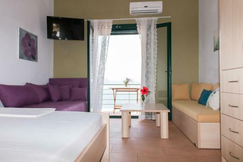 Hostal Elina Apartments