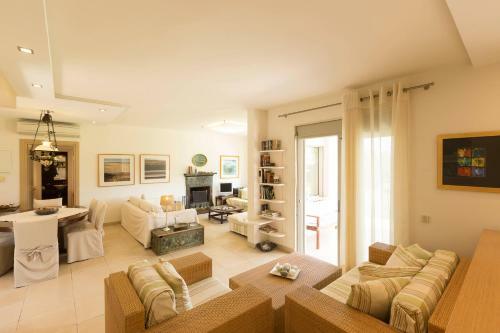 #flh - Oleander Villa, Pefkochori
