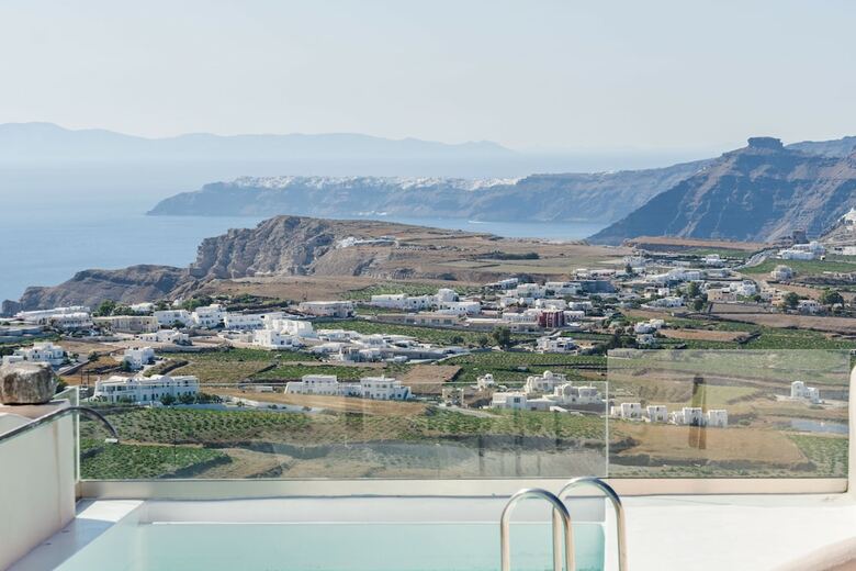 Hotel Pyrgos 1870, A Restored Winery
