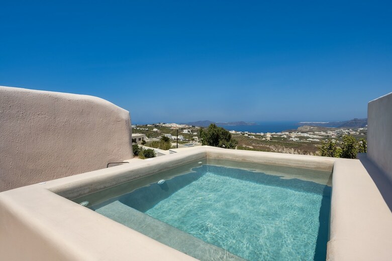 Hotel Pyrgos 1870, A Restored Winery