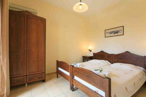 Villa Ekklisies Tria
