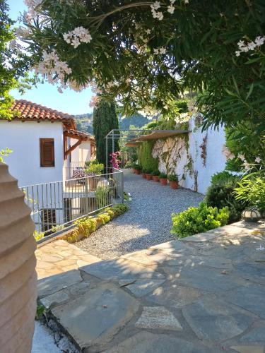 Hostal Villa Athena