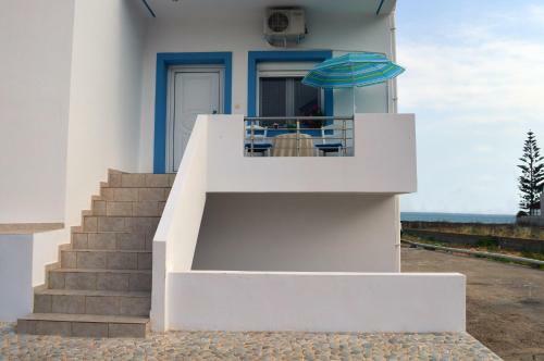 Meltemi Beach Apartments