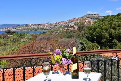 Delfinia Hotel & Bungalows
