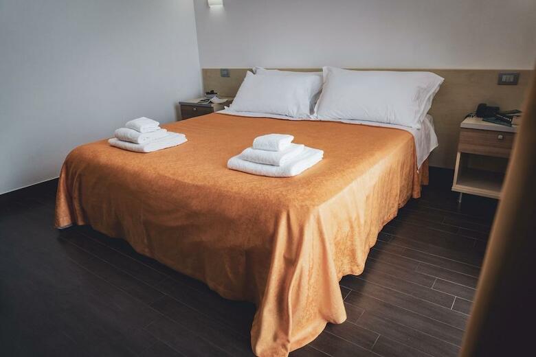 Hotel His Majesty