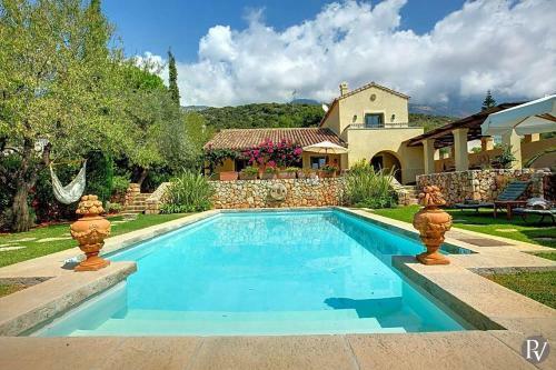 Mousata Villa Sleeps 10 Pool Air Con Wifi