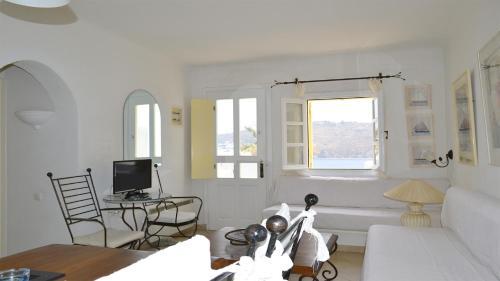 Palm Tree Mykonos Suite