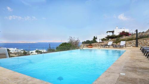 Mykonos Villa Sleeps 16 Pool Air Con