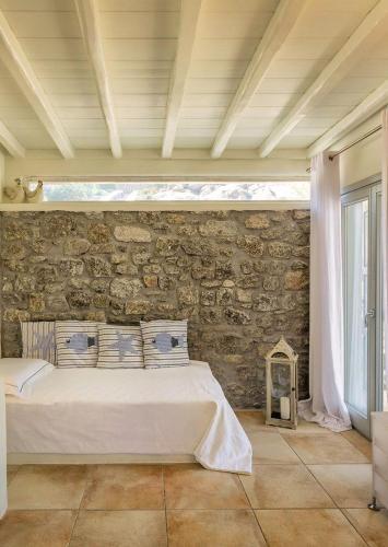 Mykonos Villa Sleeps 9 Pool T478487
