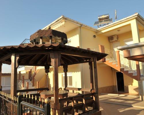 Amaranthos Apartments