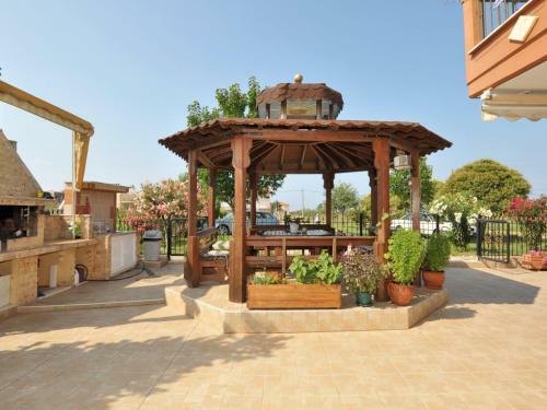 Amaranthos Apartments