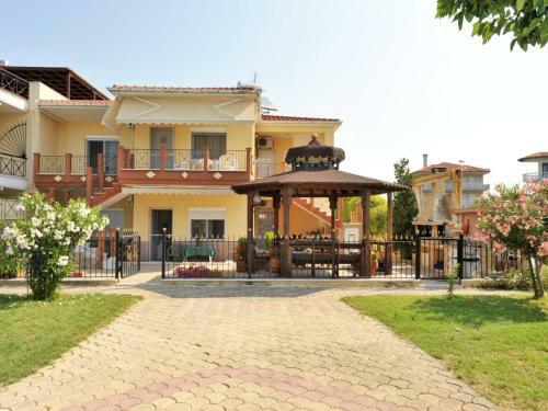 Amaranthos Apartments