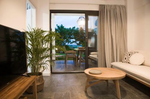 Thea Suites Potidea