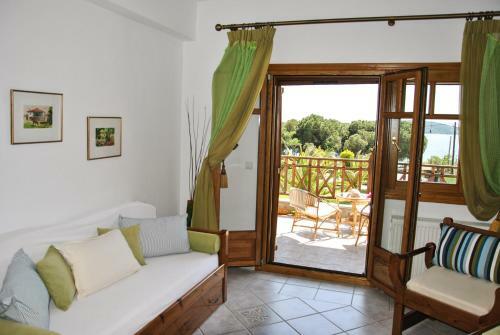 Avalon Villa In Tripiti Beach