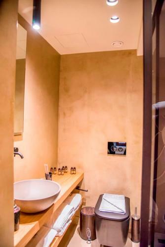 Hostal Portou House