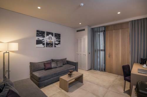 Trianon Luxury Apartments & Suites