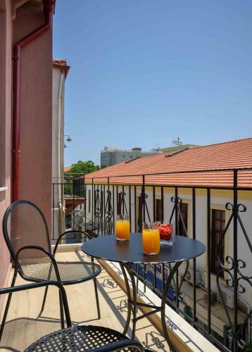 Minaret Suites And Apartments