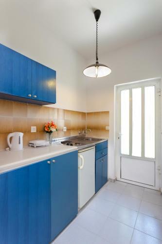 Holidays Studios & Apartments