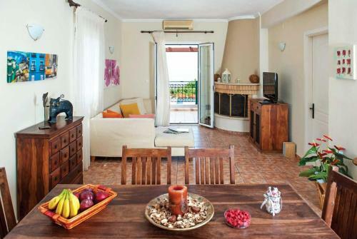 Lassi Villa Sleeps 6 Air Con Wifi